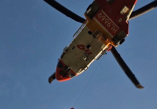 월출산 등산 50대 여성 10m 아래로 추락…헬기 이용 신속 구조