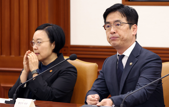 비상경제본부회의 참석하는 김민재 차관