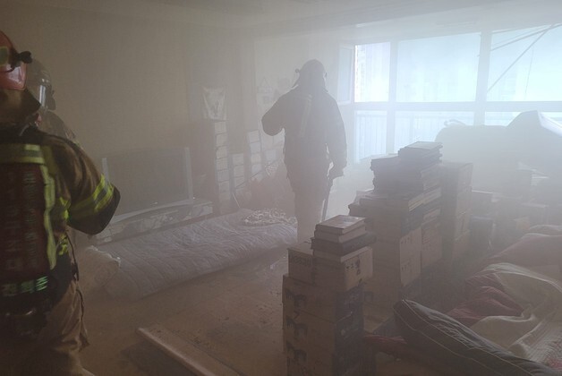 포항 효자동 아파트 15층서 불…주민 대피·50대 여성 경상