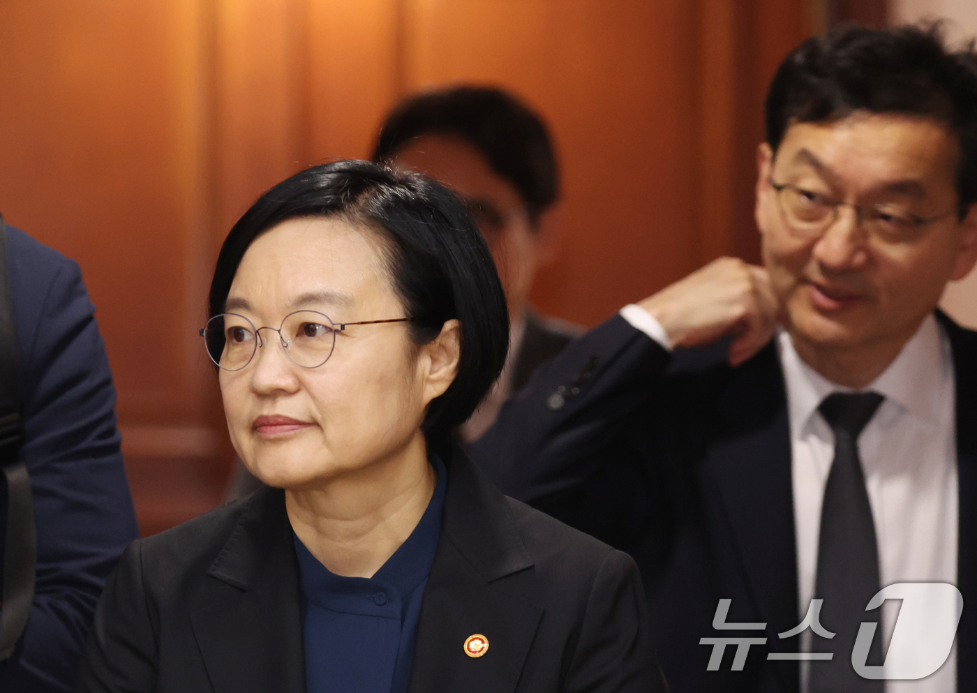 (서울=뉴스1) 김명섭 기자 = 한성숙 중소벤처기업부 장관이 22일 서울 종로구 세종대로 정부서울청사에서 열린 비상경제본부회의에 참석하고 있다. 2026.4.22/뉴스1