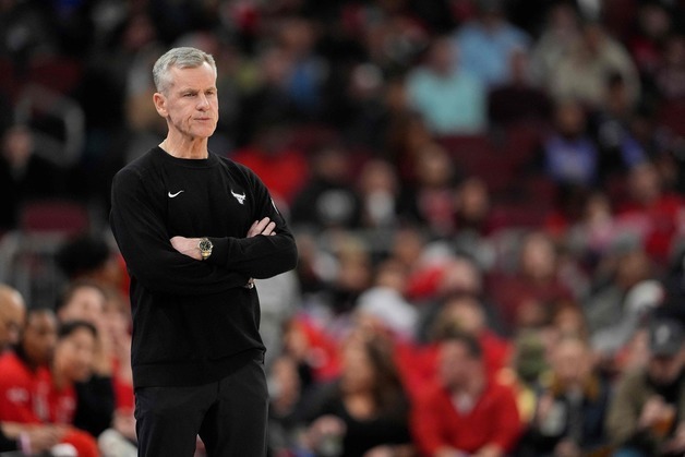 NBA 시카고 감독, PO 진출 실패로 6년 동행 마무리