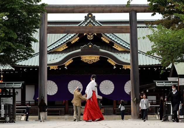 中, 다카이치 내각 야스쿠니 참배에 "침략역사 부정…엄중 규탄"