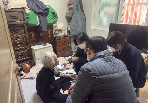 "어르신 건강은 집에서 챙긴다"…마포구, '건강장수센터' 운영