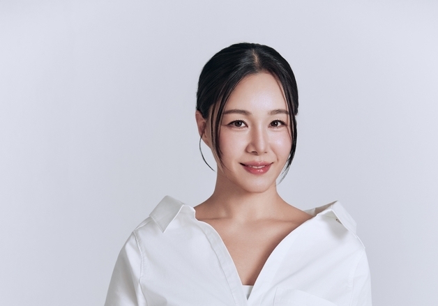 임정희, 23일 '멈춰버린 시간의 끝에' 발매…1년 10개월 만의 컴백