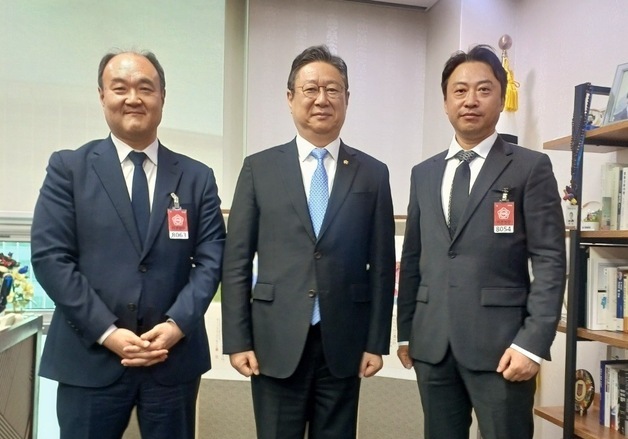 수의장교·공방수 복무기간 단축 추진…수의사회, 황희 의원 면담