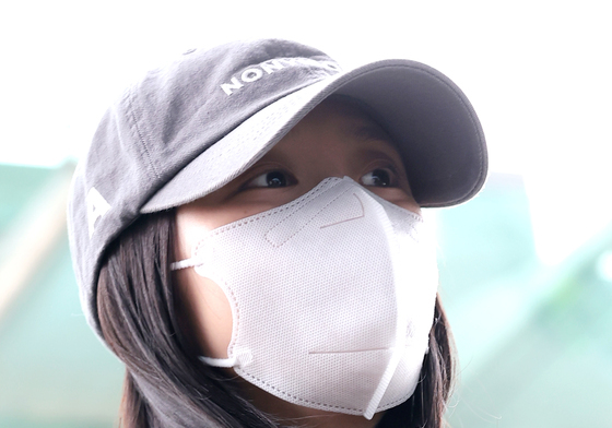 블랙핑크 지수, 친오빠 논란 속 출국