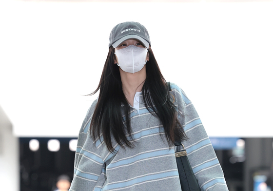 출국하는 블랙핑크 지수