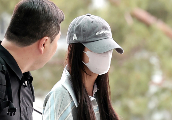 블랙핑크 지수, 조용한 출국길