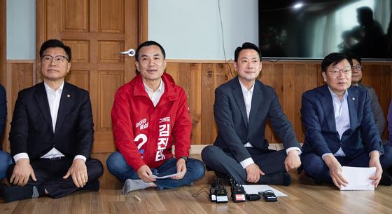 송언석 "정치만 아는 낙하산 우상호 아닌 검증된 일꾼 김진태 뽑아야"