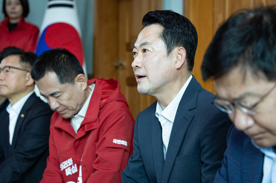 장동혁, 양양 찾아 강원 민심 공략…"1시간대 교통혁명 일으킬 것"