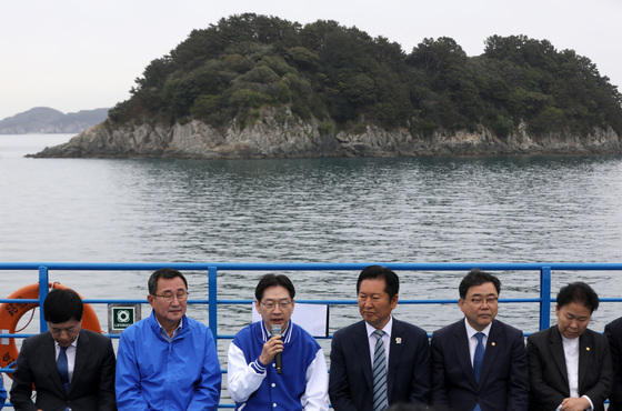 정청래 "필승카드 김경수"…김경수 "부울경 메가시티 복원"