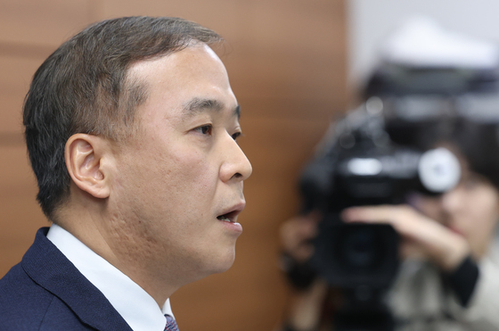 브리핑 하는 안동건 1차장