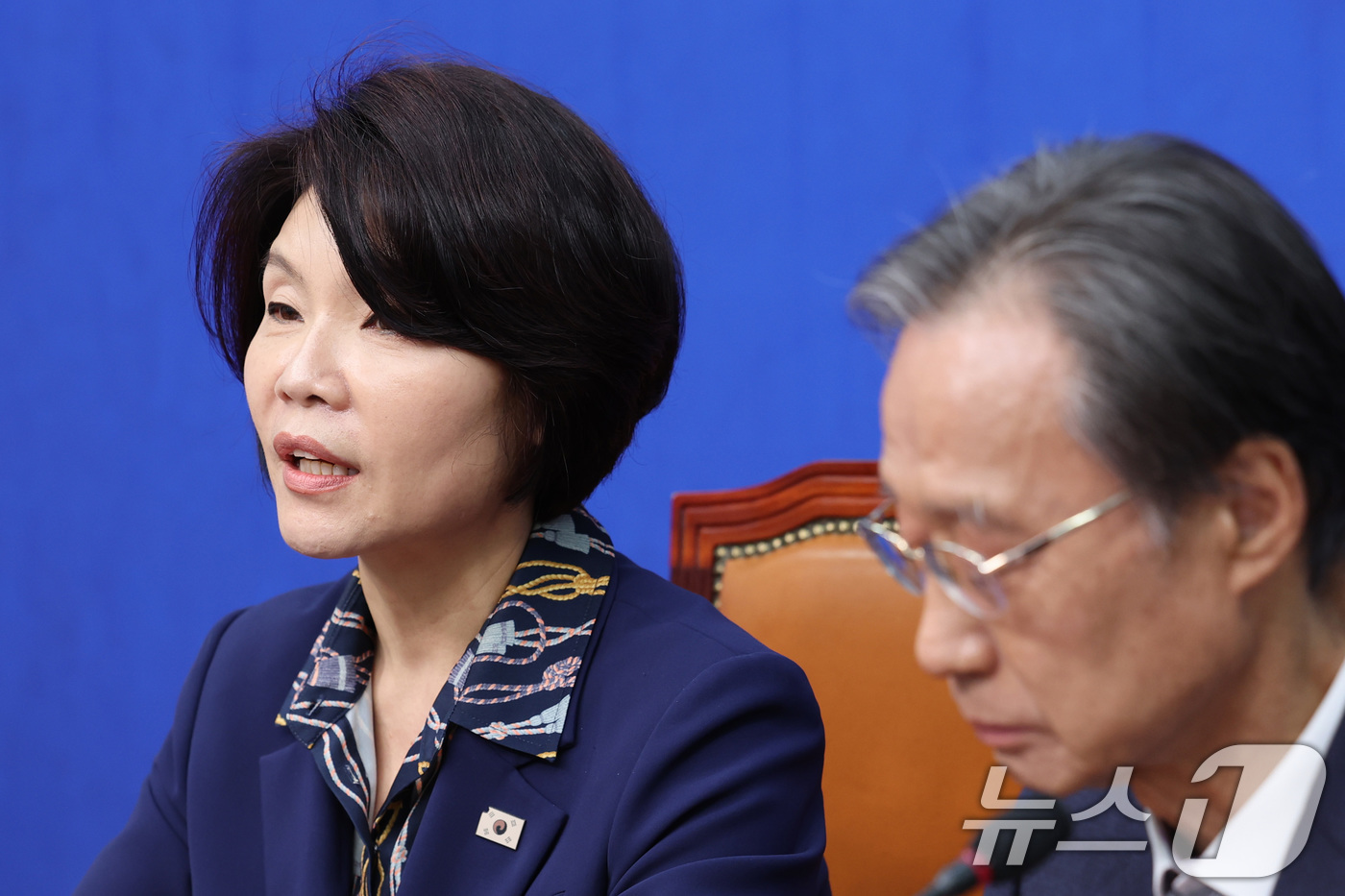 (서울=뉴스1) 신웅수 기자 = 한정애 더불어민주당 정책위의장이 22일 서울 여의도 국회에서 6.3 지방선거 더불어민주당 공약을 발표하고 있다. 2026.4.22/뉴스1