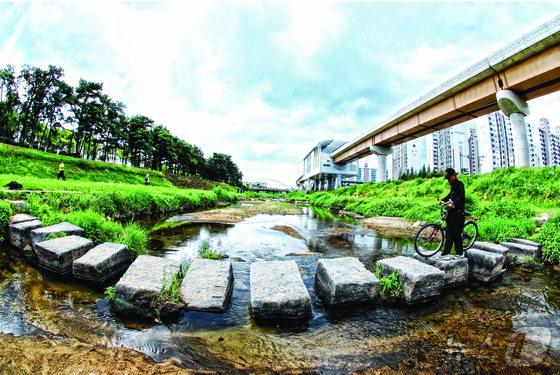"체류형 관광 활성화"…김해시, '한 달 여행하기' 참가자 모집