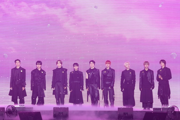 앤팀, 3연속 '밀리언셀러' 달성…음반 차트 1위 석권