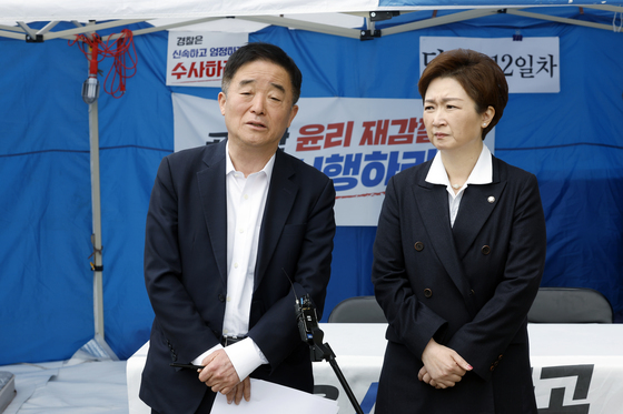 안호영 의원 단식장 앞에서 기자회견 갖는 강득구·이언주 최고위원