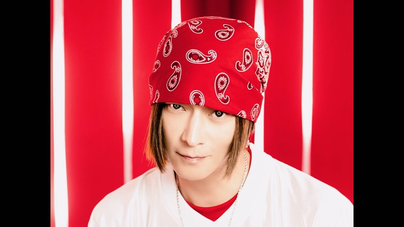 본문 이미지 - 트라이앵글 '러브 이즈' 뮤직비디오 갈무리