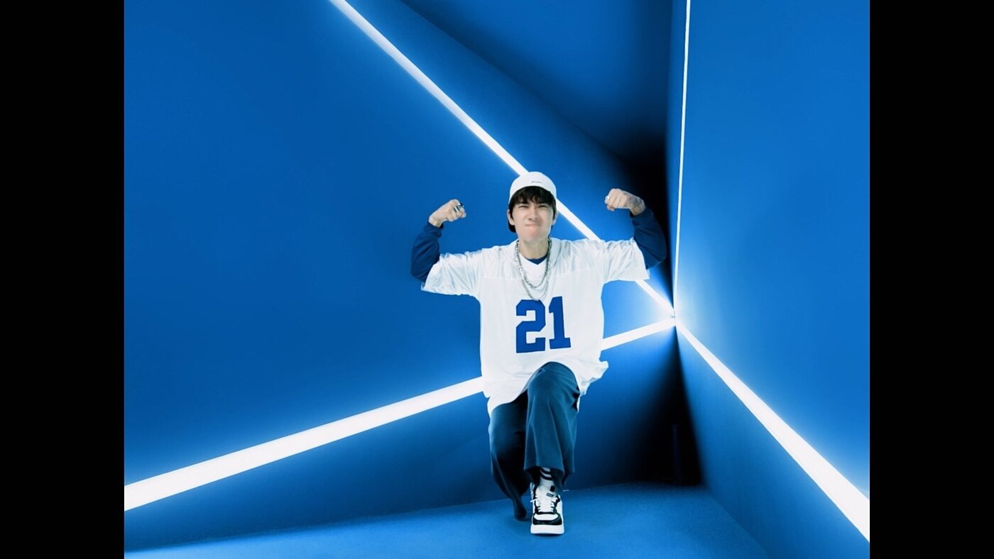 본문 이미지 - 트라이앵글 '러브 이즈' 뮤직비디오 갈무리