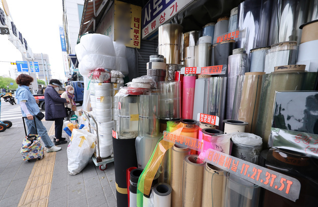 '산업의 쌀' 나프타 쇼크… 생산자물가 4년만에 최대폭 상승