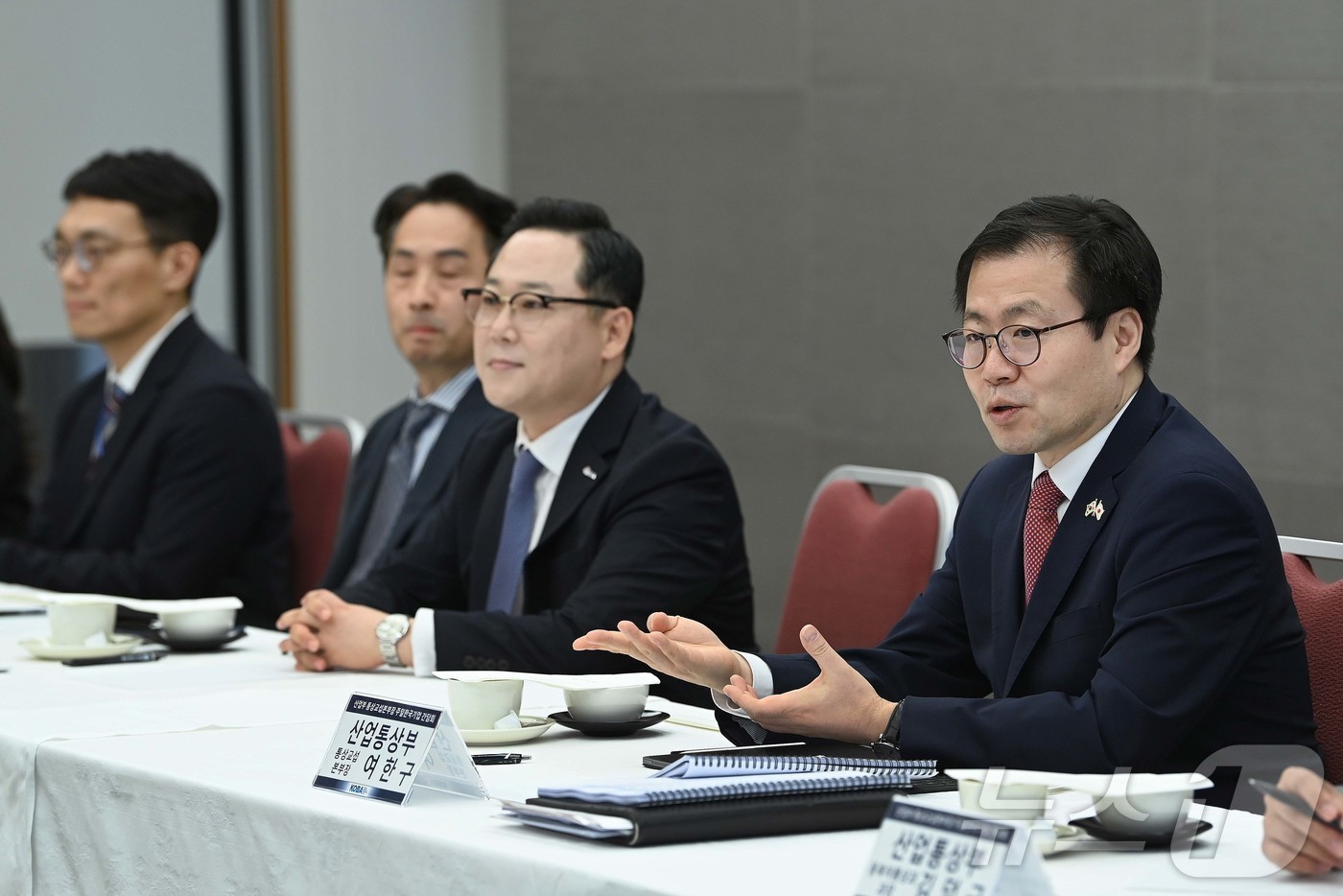(서울=뉴스1) = 여한구 산업통상부 통상교섭본부장이 22일(현지시간) 일본 도쿄에서 열린 일본 현지 진출 기업 및 유관기관 간담회를 주재하고 있다. (산업통상부 제공. 재판매 및 …