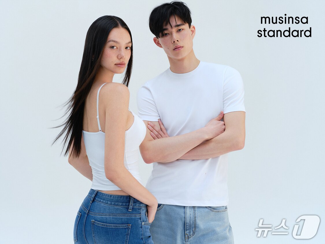 본문 이미지 - 무신사 스탠다드 쿨탠다드 대표 이미지(무신사 제공)