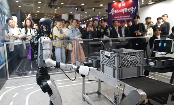산업 현장 누비는 휴머노이드 로봇