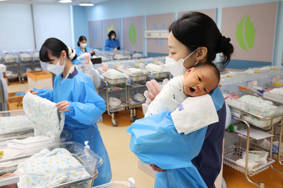 혼인·30대 출산 증가로 2월 출생아 2.2만명