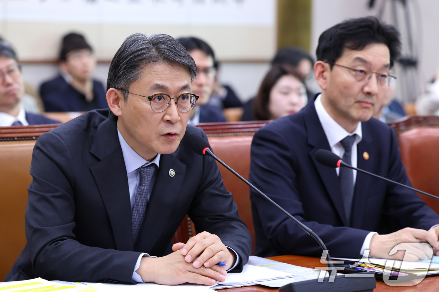 (서울=뉴스1) 신웅수 기자 = 권대영 금융위원회 부위원장이 22일 서울 여의도 국회에서 열린 법제사법위원회 전체회의에서 의원 질의에 답변하고 있다. 2026.4.22/뉴스1