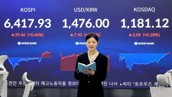 메모리 쉬어도 AI 수혜주 '풀가동'…반도체 부품·발전용 선박엔진 '날개'