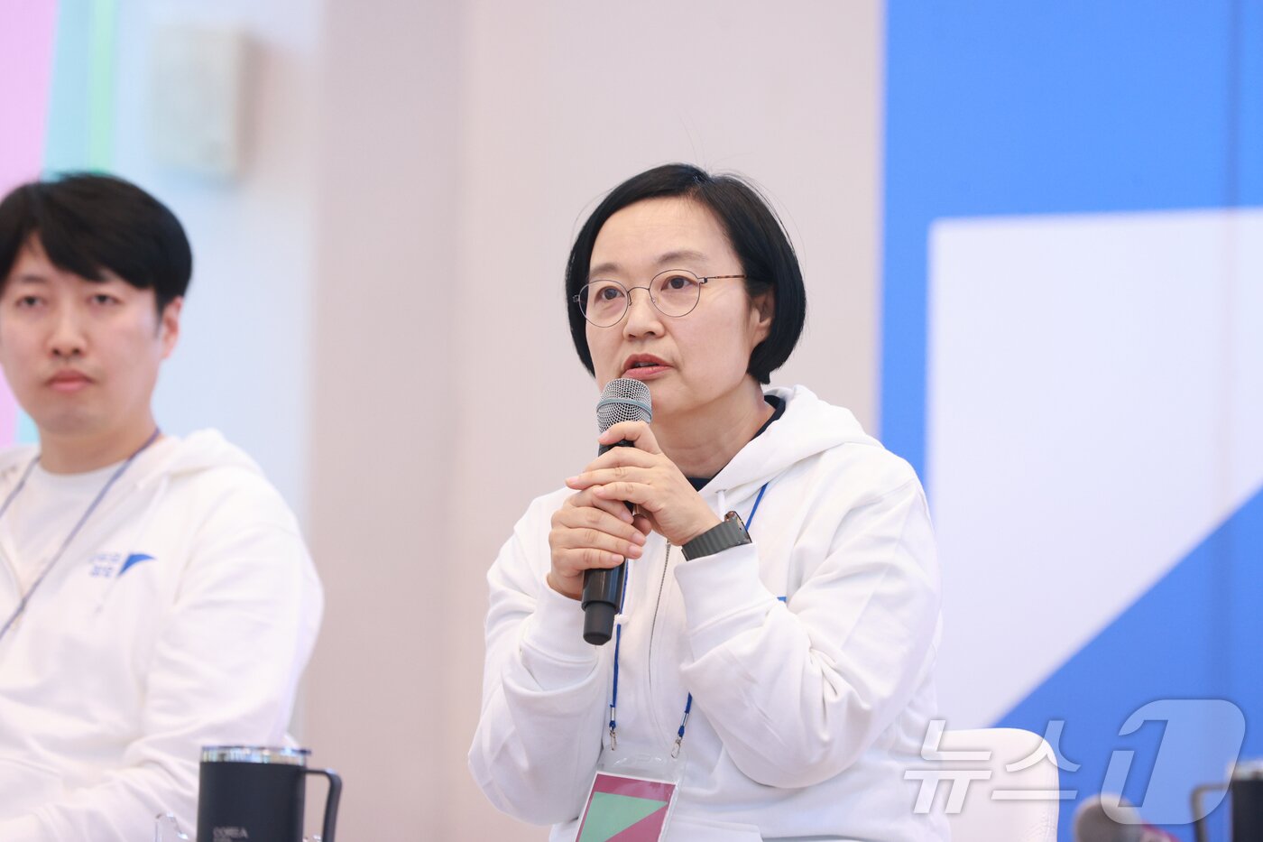 본문 이미지 - 한성숙 중소벤처기업부 장관이 22일 오후 충청남도 아산 호서대학교에서 열린 '모두의 창업 대학생 현장 간담회'에서 인사말을 하고 있다. (중소벤처기업부 제공. 재판매 및 DB 금지) 2026.4.22 ⓒ 뉴스1