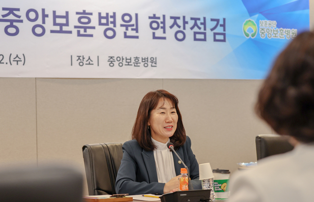 보훈차관, 호국보훈의 달 맞아 현장 점검…사업 추진 현황·애국 지사 위문