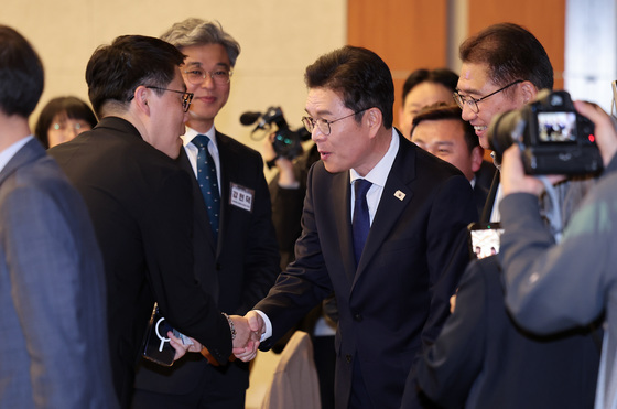 인사하는 정원오