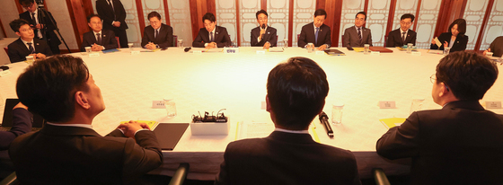 모두 발언하는 김민석 총리