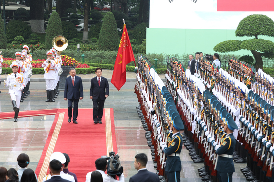 李대통령, 럼 베트남 서기장 정상회담 돌입…'원전·인프라 협력' 논의