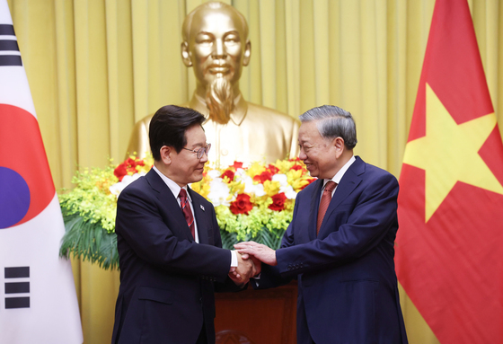 [속보] 李 "한-베, 특별한 관계"…또 럼 "포괄적 전략 동반자 관계 심화"