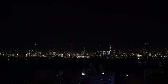 지구의 날, 포스코 포항제철소 경관 조명 소등…초록 조명 밝혀