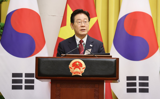 李대통령 "베트남 교역 2030년 1500억불 확대…호치민 韓철도 수출 계약"