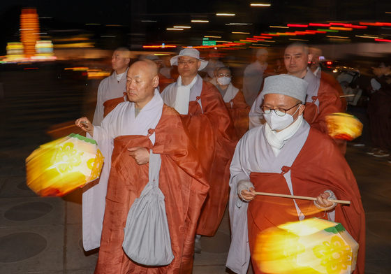 '부처님 오신 날을 앞두고'