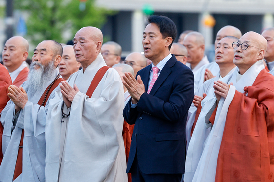 반야심경 봉독하는 오세훈 시장