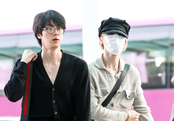 출국하는 BTS 진과 지민