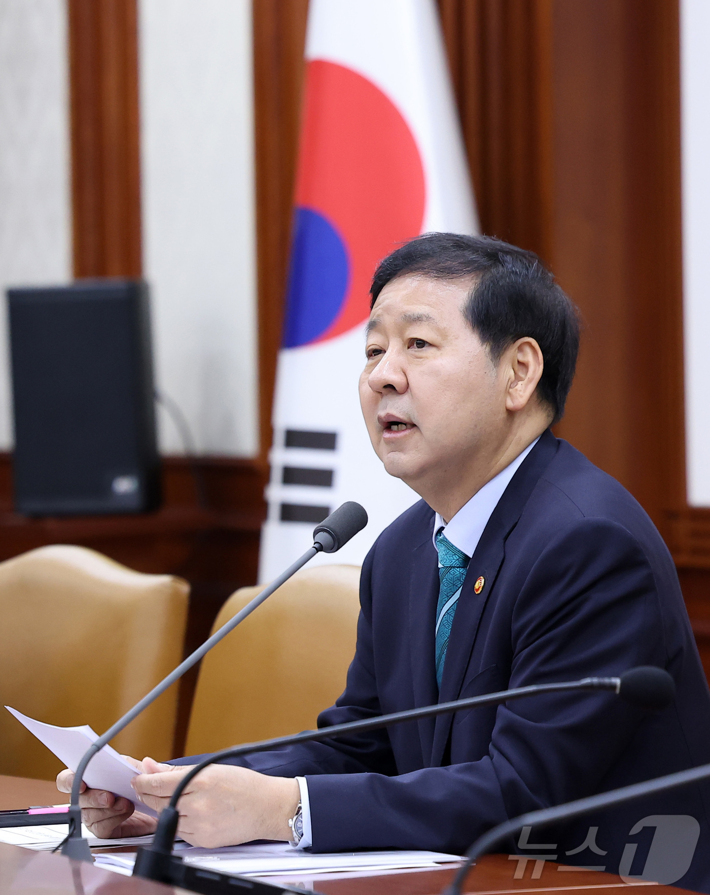 (서울=뉴스1) 김성진 기자 = 구윤철 경제부총리 겸 재정경제부 장관이 23일 서울 종로구 정부서울청사에서 열린 민생물가 특별관리 관계장관 TF 회의에서 모두발언을 하고 있다. 2 …
