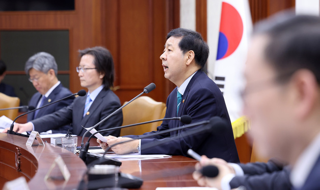 구윤철 부총리 "LPG 유류세 인하폭 25%로 확대…농축수산물 최대 50% 할인"
