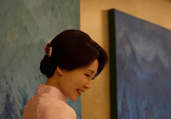 아오자이 선물 받은 김혜경 여사