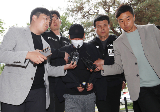 진주 화물연대 조합원 친 트럭 운전자 "사람 인지 못해…죄송"