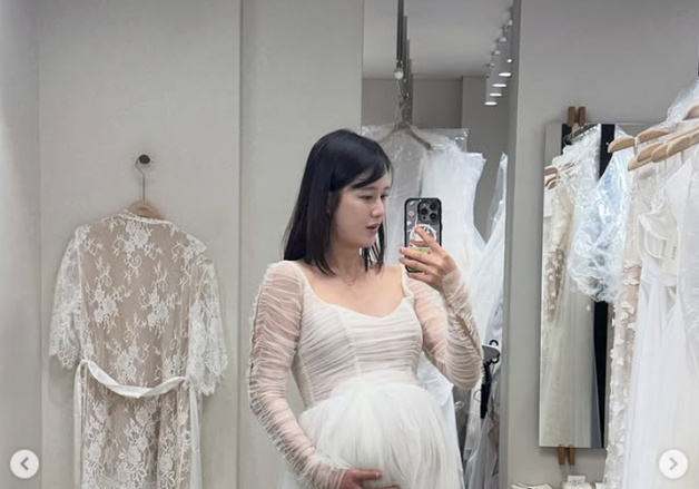 남보라, D라인 뽐내며 드레스 피팅…만삭 화보 앞두고 미모 폭발 [N샷]