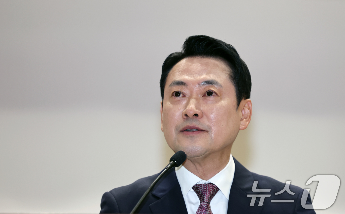 (서울=뉴스1) 구윤성 기자 = 장동혁 국민의힘 대표가 23일 오전 서울 여의도 국회의원회관에서 'AI·디지털 전환 시대, 직업훈련의 품질개선과 혁신, 지원개선 방안'을 주제로 열 …