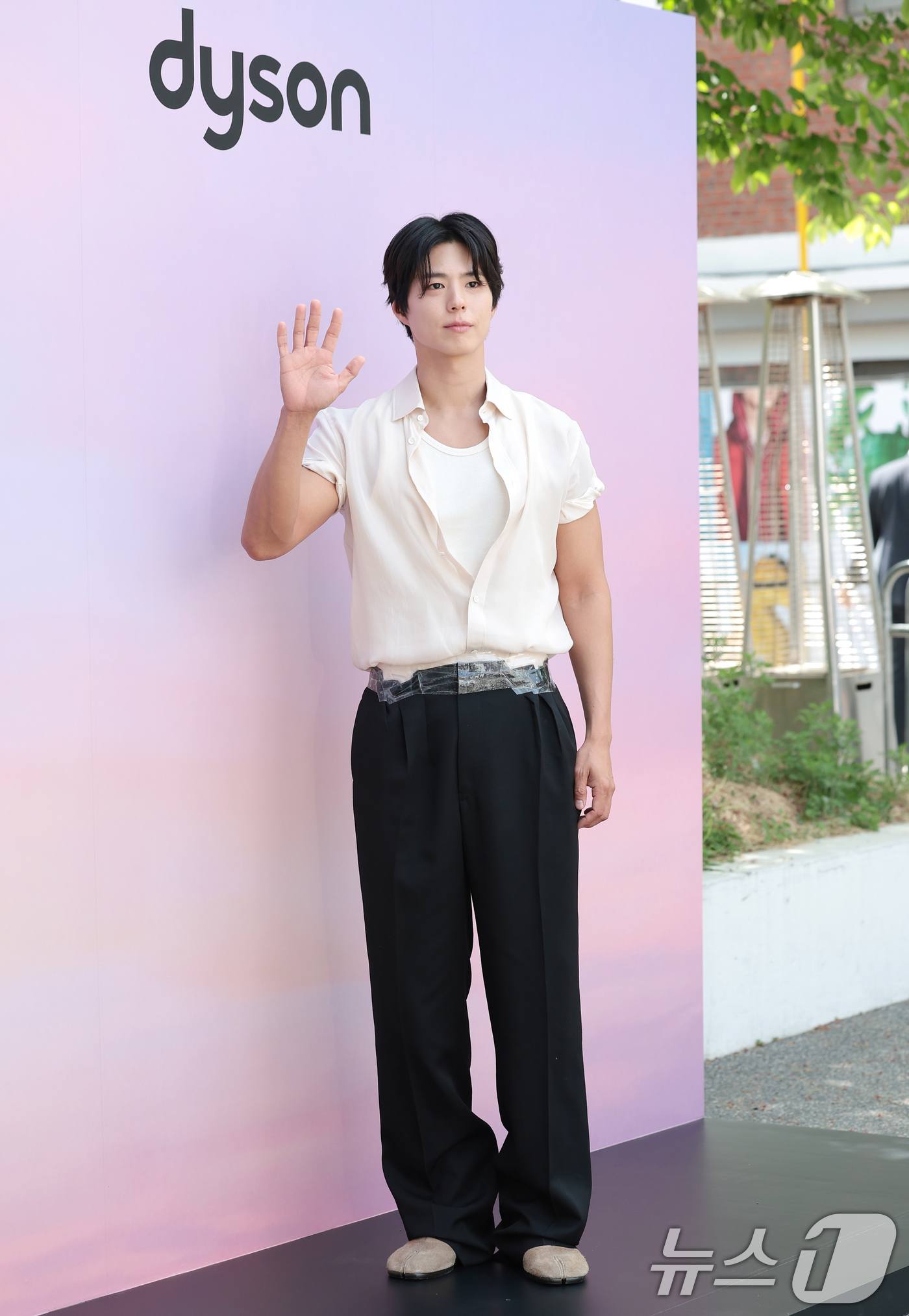 (서울=뉴스1) 권현진 기자 = 배우 박보검이 23일 서울 성동구 쎈느성수에서 열린 다이슨코리아의 여행용 헤어드라이어 '다이슨 슈퍼소닉 트래블' 출시 기념 팝업 스토어 오픈 행사에 …