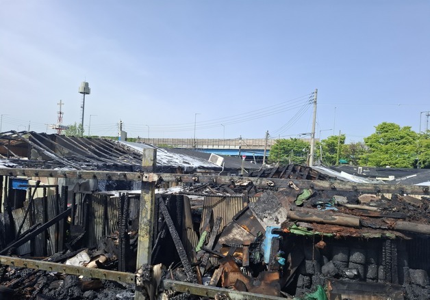 서울 송파구 장지 화훼마을서 불…1명 연기흡입 병원 이송