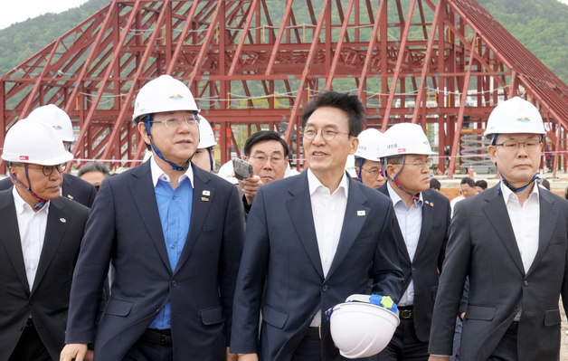 金총리, 여수 LG화학 공장 방문…나프타 수급안정 방안 논의