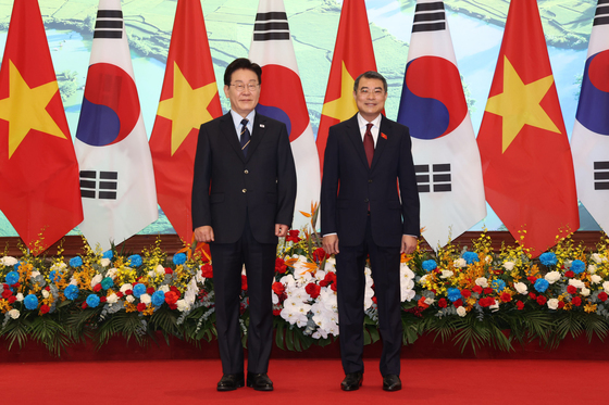 이재명 대통령, 레 민 흥 베트남 총리와 기념촬영